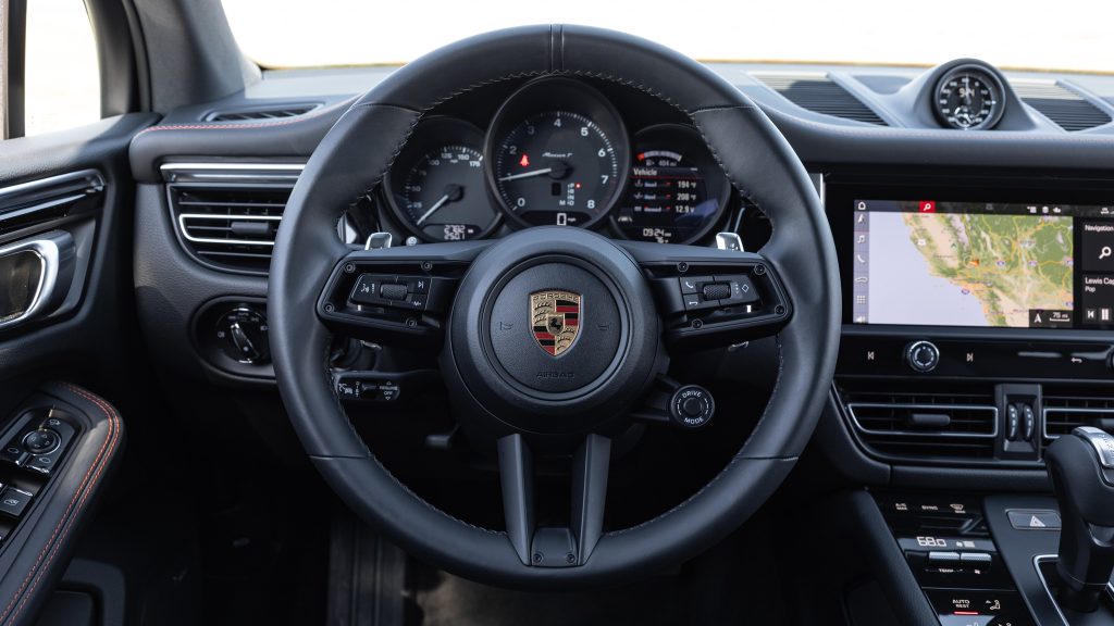 022-2024-Porsche-Macan-T