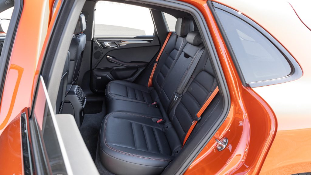 033-2024-Porsche-Macan-T