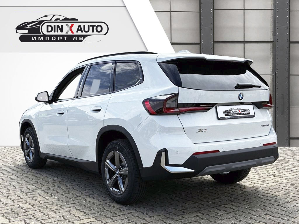 Чёткие линии, мощная корма и гармоничные пропорции придают кроссоверу уверенный и современный облик.