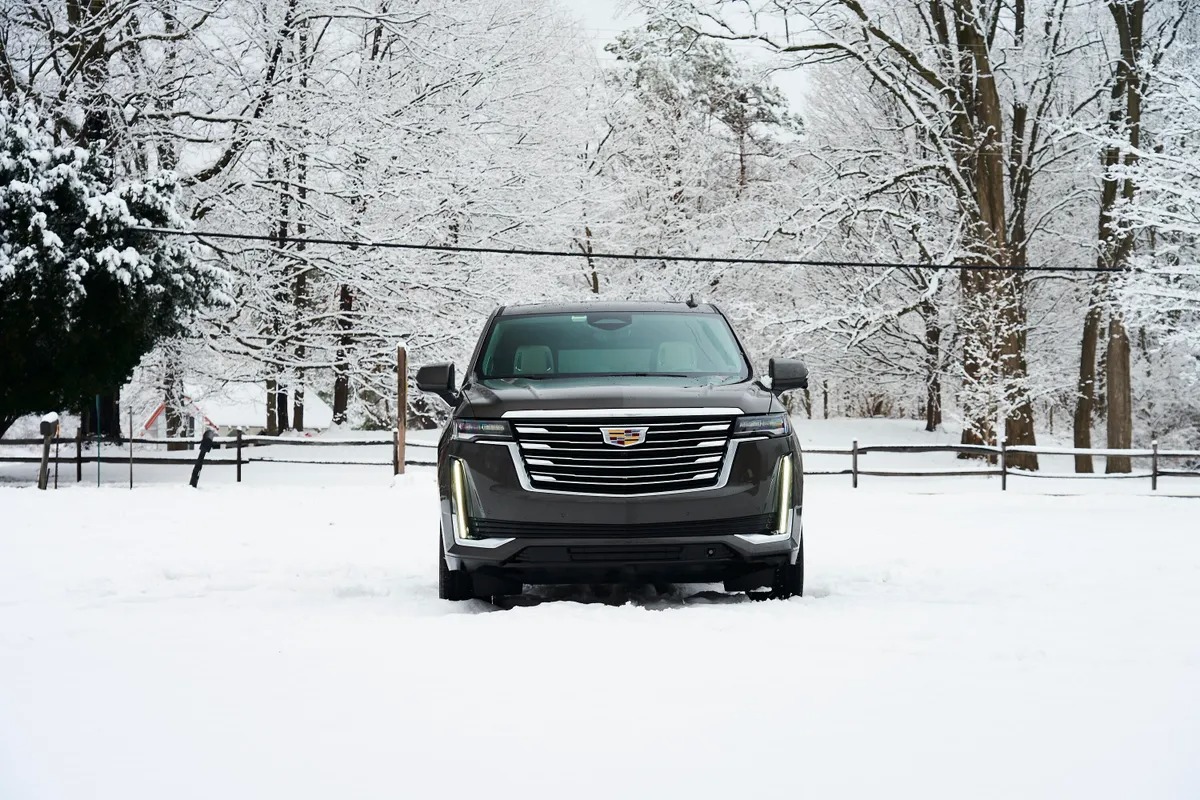 imgi_50_2021-cadillac-escalade-17